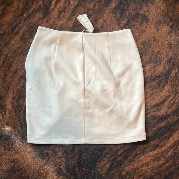 Hem & Thread Suede Cream Skirt - Picture 3 of 3